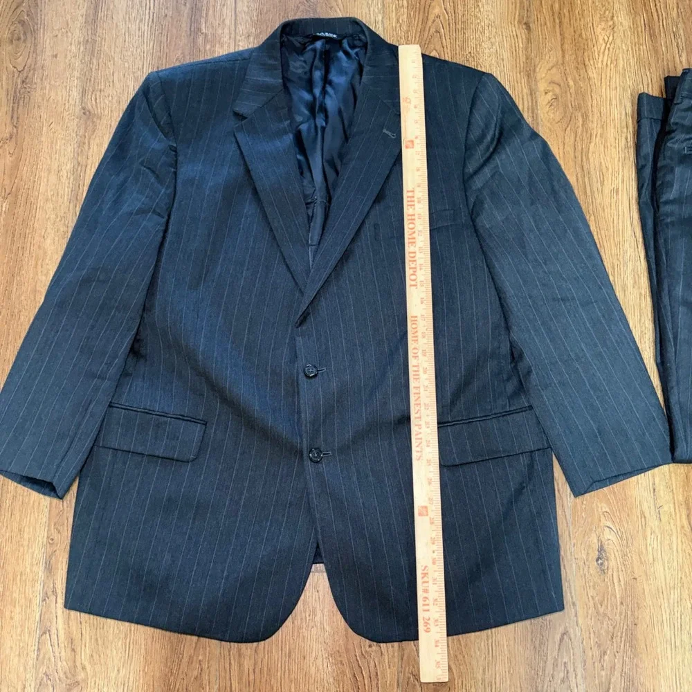 Jos A Bank Mens 50R Portly Suit Charcoal Gray Pinstripe 100% Wool 48x32 Pants